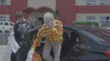 Capucha de Air Polo a rayas de manga larga usado por Lil peep como se ve en la hazaña del video musical De Awful Things. Lil Tracy