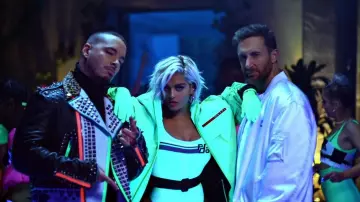 The bomber jacket bomber white of David Guetta in his music videos Say My Name with Bebe Rexha & J Balvin