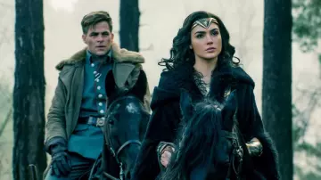 Chaqueta de campo de la Primera Guerra Mundial usada por Steve Trevor (Chris Pine) en Wonder Woman