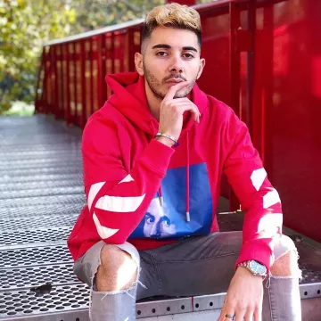 Sweatshirt red hoody Off White focused on the account Instagram @sostyle_off
