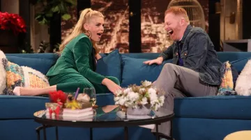 Alice + Olivia Macey One Button Fitted Velvet Tuxedo Blazer worn by Busy Philipps in Busy Tonight S01E28