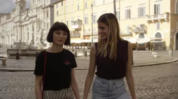 Minifalda de Chiara (Benedetta Porcaroli) en Baby S01E05