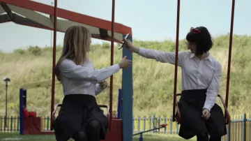 La falda del uniforme de Ludovica (Alice Pagani) en Baby S01E04