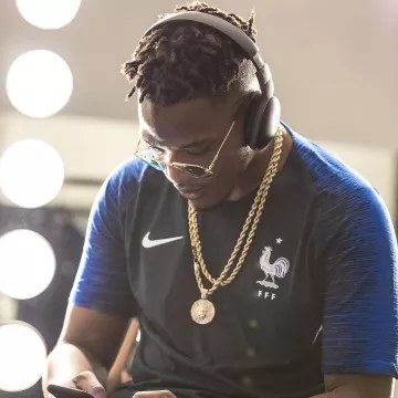 The jersey of the France team Nike Niska on his account Instagram @niska_officiel