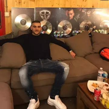 The slim jean Dsquared2 of Sofiane on the account Instagram @rapelite