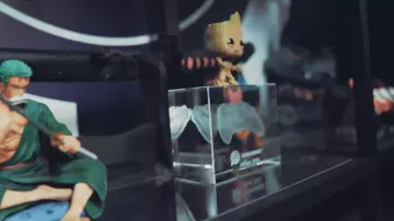 La Funko Pop de Groot dans la vidéo "GOTAGA SETUP 2018 - Partie 1 : Mon Bureau !" de Gotaga