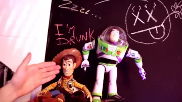 The figure Lansay of Woody from Toys Story in the video MY NEW SETUP ! of CYR!The