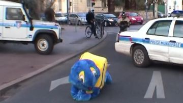The costume snail Rémi Gaillard in the Youtube video ANYMAL