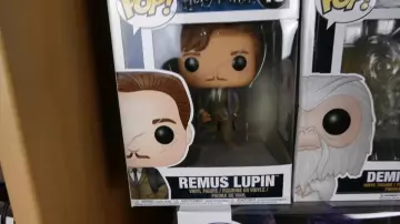 La figura funko pop de Rémus Lupin en el video "ALL MY FUNKO POP COLLECTION!!"