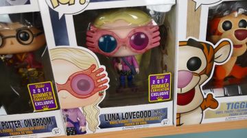 La figura Funko Pop de Tiggrou en el video "ALL MY COLLECTION OF FUNKO POP!!"