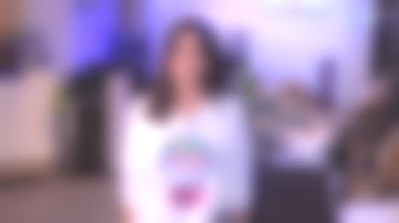 Le sweatshirt boule à neige de Jenifer dans C à vous du 14/12/2018