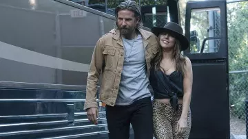 Cotton Jacket of Jack (Bradley Cooper) in A Star Is Born