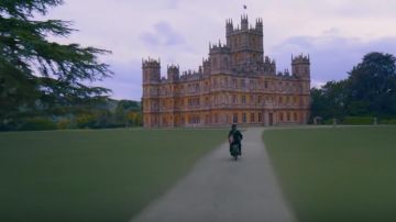 The Château de Highclere is the setting at the chateau of Crawley in the film Downton Abbey