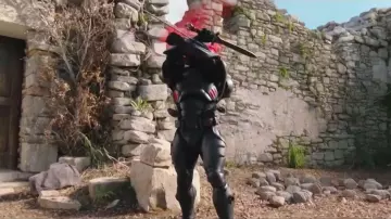 L’épée utilisée par David Hyde / Black Manta (Yahya Abdul-Mateen II) dans le film Aquaman