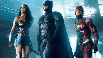 Le bustier en similicuir porté par Diana Prince / Wonder Woman (Gal Gadot) dans Justice League