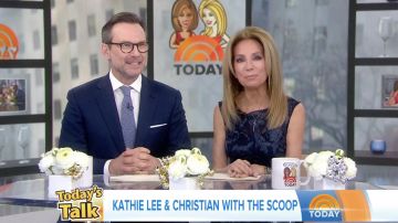 Adrianna Papell sans Manches Brodée de Paillettes Robe à fleurs avec la Baisse de la Taille porté par Kathie Lee Gifford, aujourd'Hui, Dec. 18, 2018