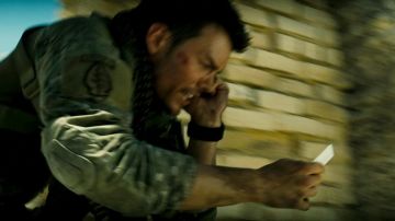 Visa Carte de Crédit utilisée par le Capitaine Lennox (Josh Duhamel) dans les Transformateurs
