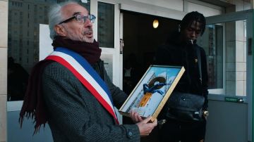 The Louis Vuitton bag Koba LaD in the clip Proud