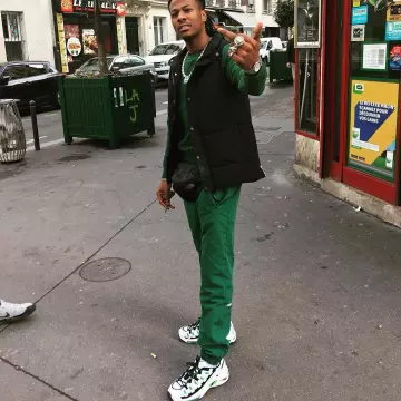 El par de zapatillas Puma Cell Endura blancas y verdes de Cheu-B en su cuenta de Instagram