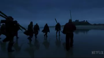 Le Château de Bamburgh en Angleterre hébergeant Castle Benton dans Frontier S03E05