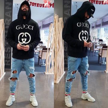 The white sneakers Yeezy Sneakers 500 to The Weasel on his account Instagram @lafouine78