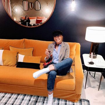 The chequered Laury Thilleman on the account instagram @laurythilleman