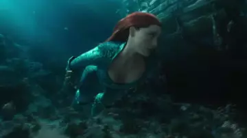 El traje azul de Mera (Amber Heard) como se ve en Aquaman