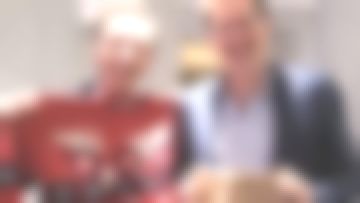 Suéter navideño de WWF de Stéphane Bern en France Télévisions