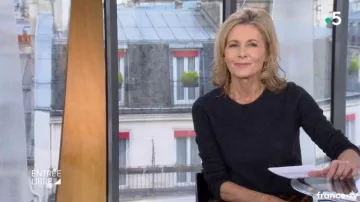 The cashmere Sweater grey Claire Chazal in free Entry to the 19/12/2018