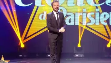 Le pantalon de smoking en laine skinny fit The Kooples de Tom Villa dans Les étoiles du parisien le 21.12.2018 surC8