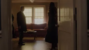 Botas rojas de Fallon Carrington (Elizabeth Gillies) Gianvito Rossi en Dinastía S02E09