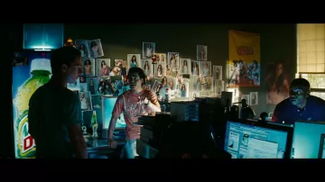 Naruto Poster Wall Scroll de Leo Spitz (Ramón Rodríguez) en Transformers: La venganza de los caídos