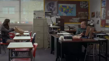 Shoes Sneakers worn by Mr. Bruner (Woody Harrelson) in The Edge of Seventeen