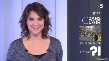 The V neck Sweater lamé metallic Mélanie Taravant in C to tell the 24/12/2018