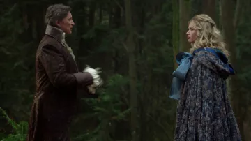 The coat blue cape worn by Alice (Rose Reynolds) in Once upon a time S07E18