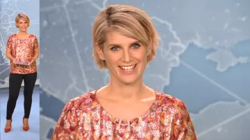 La blusa estampada de Laurie Desorgher en Le 12:45 de M6 del 24/12/2018