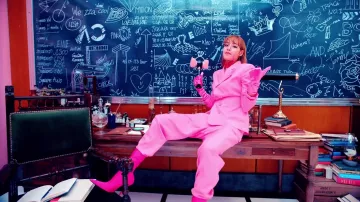 Knife booties worn by Lisa in BLACKPINK - ‘뚜두뚜두 (DDU-DU DDU-DU)’ M/V