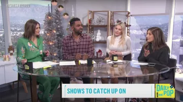 Alexis Desowa Floral Pantalones de Pierna Ancha en Verde usados por Carissa Loethen en E! Noticias - Daily Pop