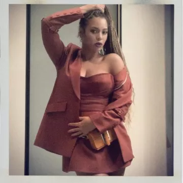 Boyfriend blazer porté par Beyoncé sur Instagram account @beyonce