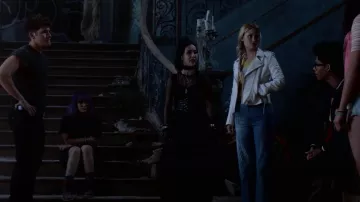The john ornaments Stella McCartney worn by Karolina Dean (Virginia Gardner) in Marvel's Runaways S02E02