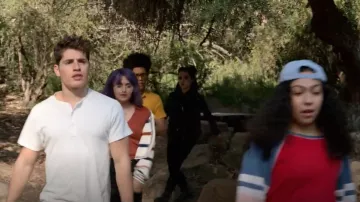 The black jeans Paige Nico Minoru (Lyrica Okano) in Marvel's Runaways S02E04