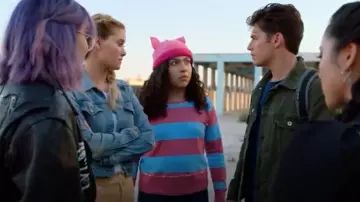 Le sweatshirt rayé rose et bleu Frank & Eileen Tee Lab de Molly Hernandez (Allegra Acosta) dans Marvel's Runaways S02E07