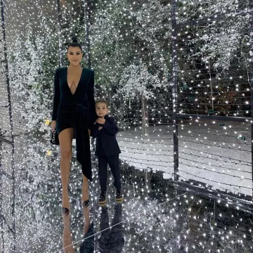 Alexandre Vauthier Asymétrique en jersey stretch mini robe portée par Kourtney Kardashian à Kris Party de Noël - 24 décembre 2018