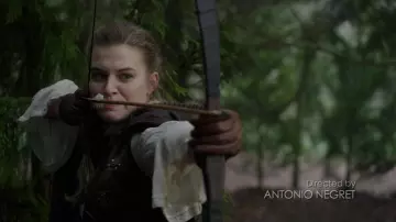 Robin's (Tiera Skovbye) costume as seen in Once upon a time S07E14