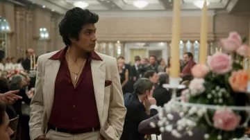 Collar de balas de Rafael 'Rafa' Caro Quintero (Tenoch Huerta) visto en Narcos: México S01E03