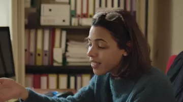Gold Earrings worn by Elsa (Zita Hanrot) as seen in The Hook Up Plan S01E01