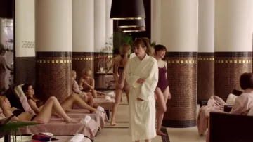 The shea butter for the body sothys Josephine Cortes (Julie Depardieu) in The yellow eyes of crocodiles