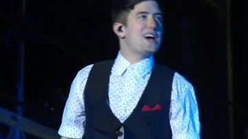 The white shirt with polka dots black of Logan Henderson in Big Time Rush I Wanna Hold Your Hand & Help Live Paso Robles Mid State Fair 2012