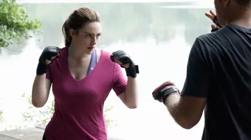 top rose porté par Hope Mikaelson (Danielle Rose Russell) dans les Legs S01E01