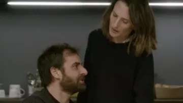 Le pull col rond noir de Andréa Martel (Camille Cottin) dans Dix Pour Cent S03E05